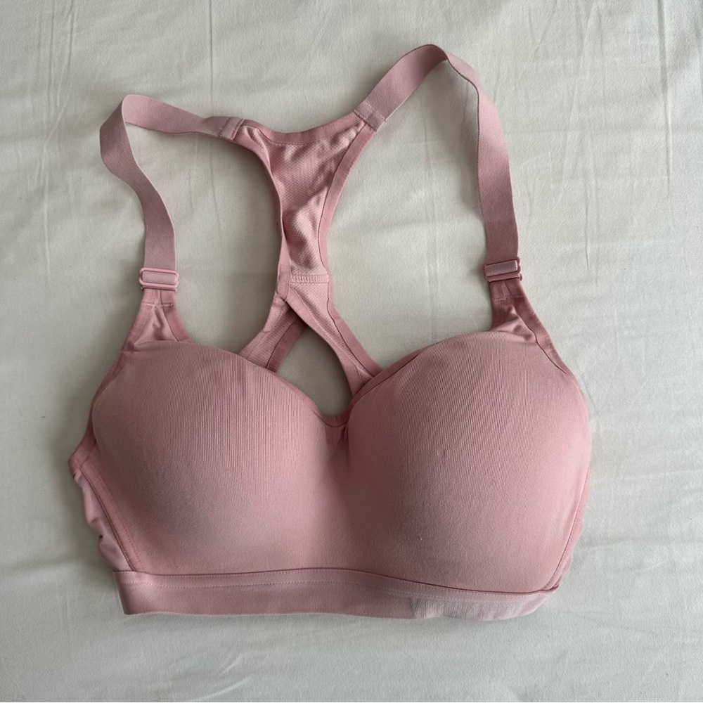 Light pink 32C Victoria’s Secret sports bra adjustable straps